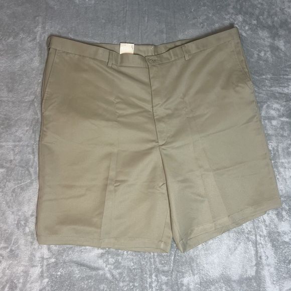 NWT HAGGAR 10.5" Cool 18 Khaki Shorts Sz 50 Performance No Iron Moisture Wicking - Picture 1 of 4